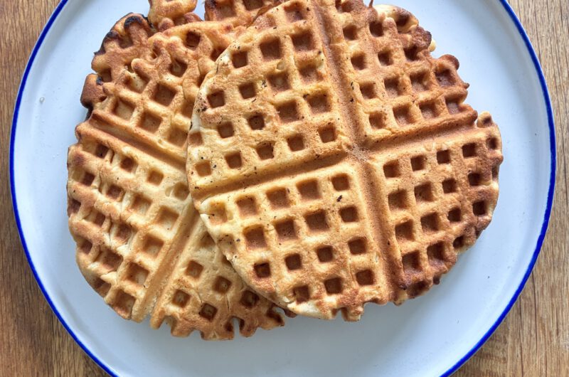 Ouderwetse Wafels uit een gietijzeren Wafelijzer